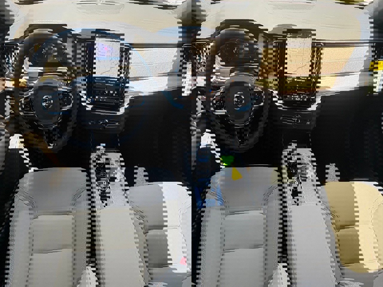 New 2026 Volvo XC90 B6 Plus w/ Protection Package Premier image 10