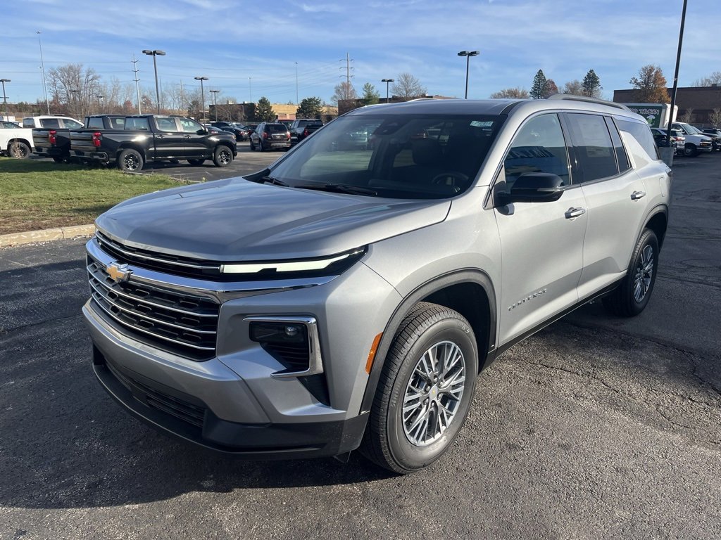 New 2025 Chevrolet Traverse LT w/ LPO, Floor Liner Package image 3
