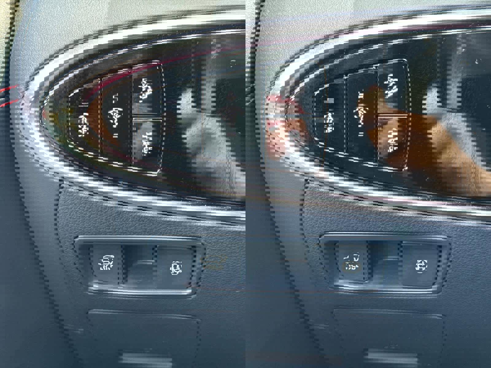 Used 2023 Genesis GV70 2.5T w/ Sport Prestige Package image 24