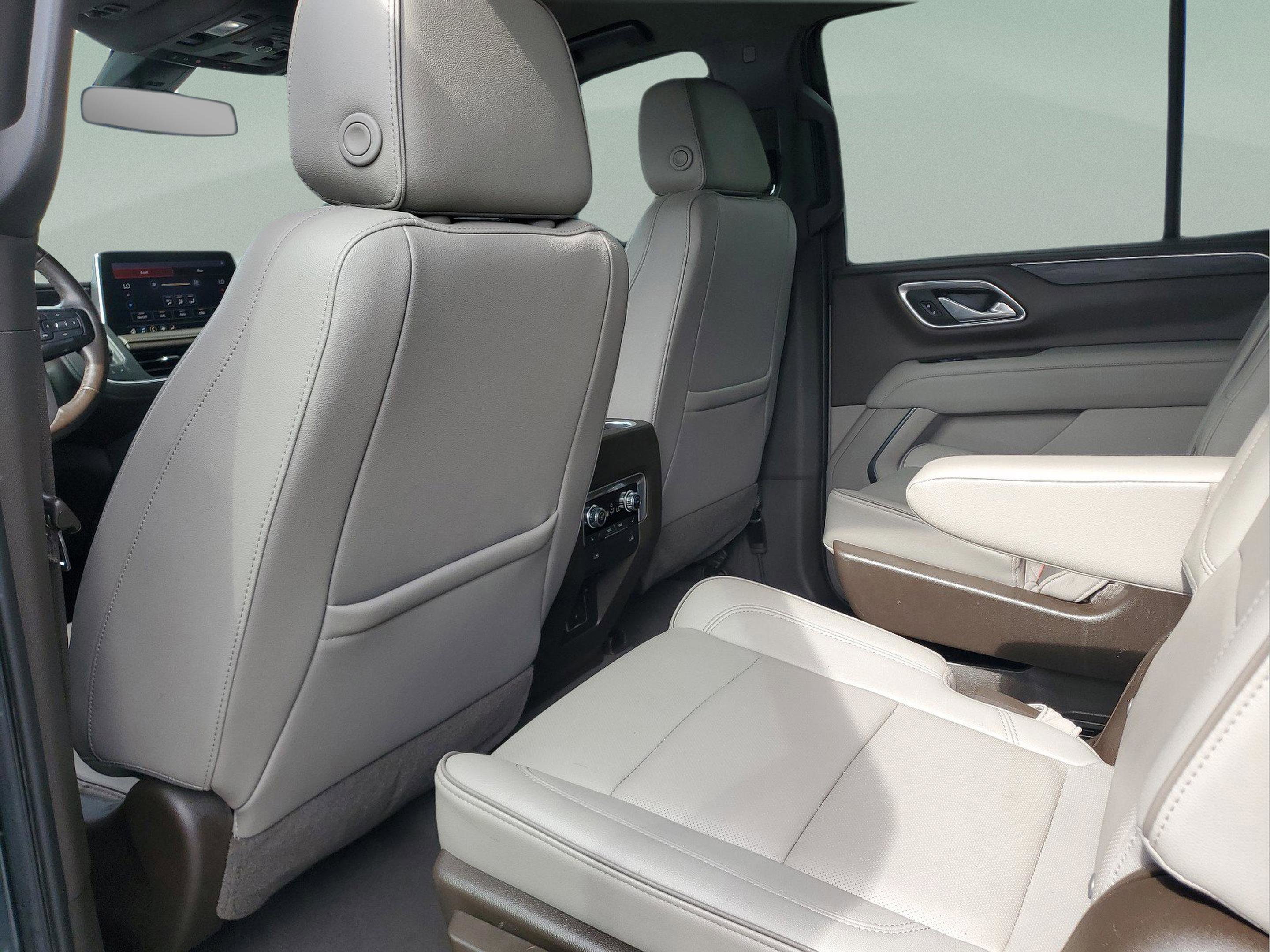 Used 2021 GMC Yukon SLT w/ SLT Premium Package image 10