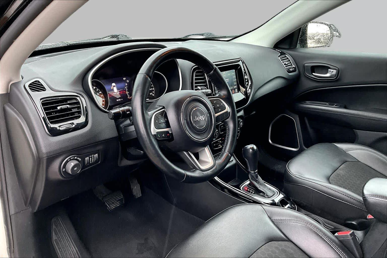 Used 2021 Jeep Compass Latitude FWD image 17