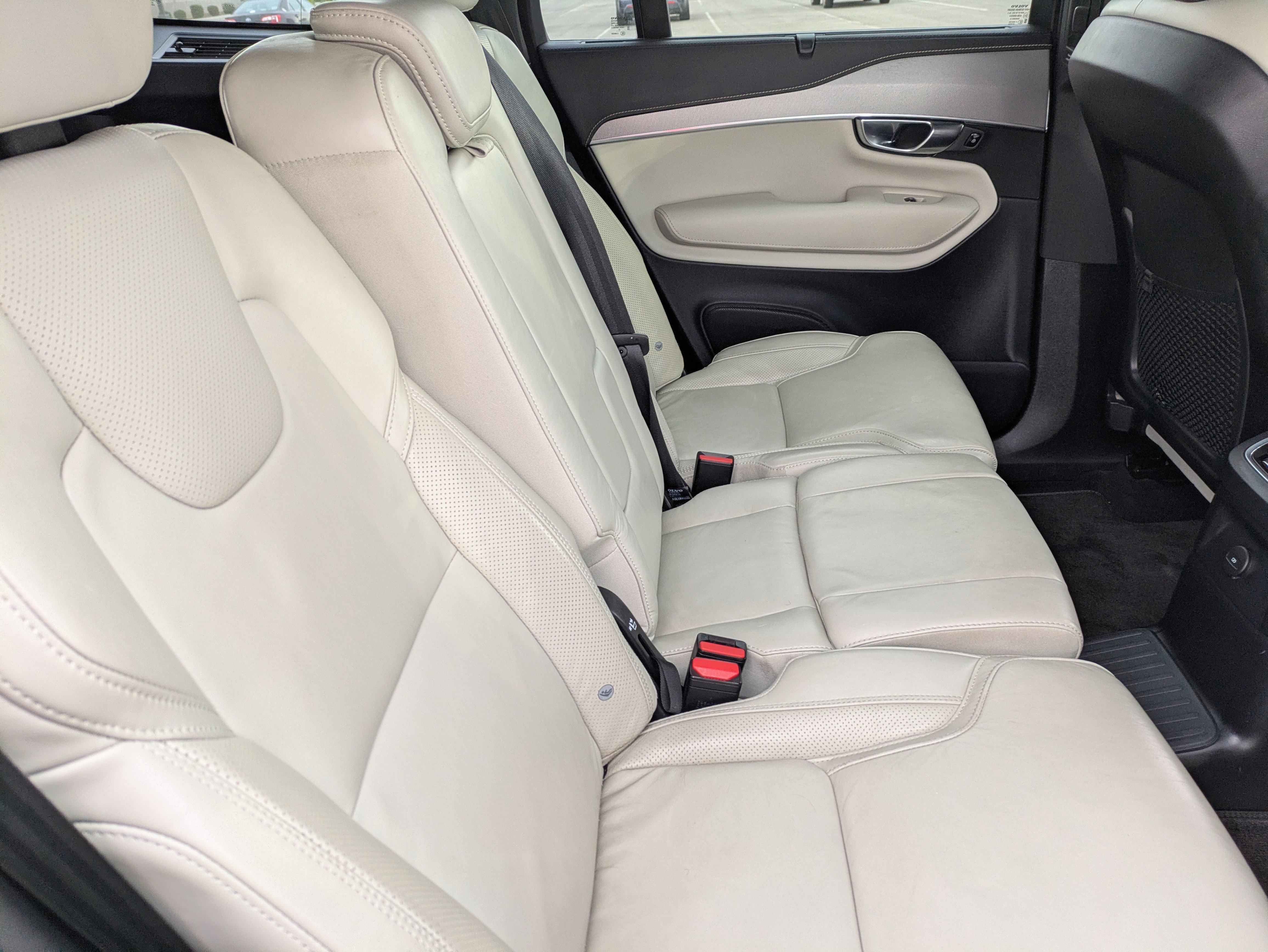 Used 2022 Volvo XC90 T8 R-Design w/ Advanced Package image 14