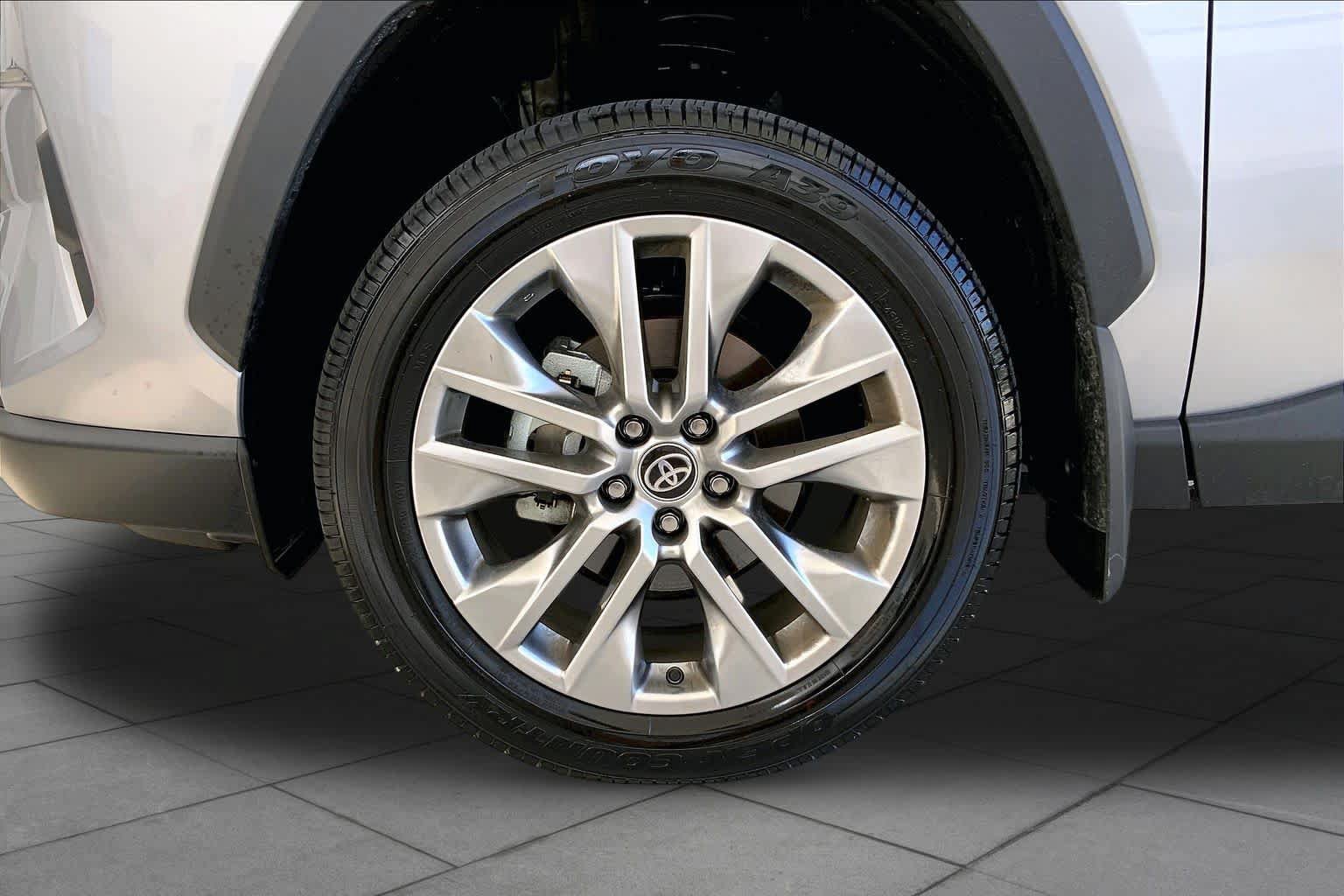 Used 2023 Toyota RAV4 XLE Premium FWD image 11