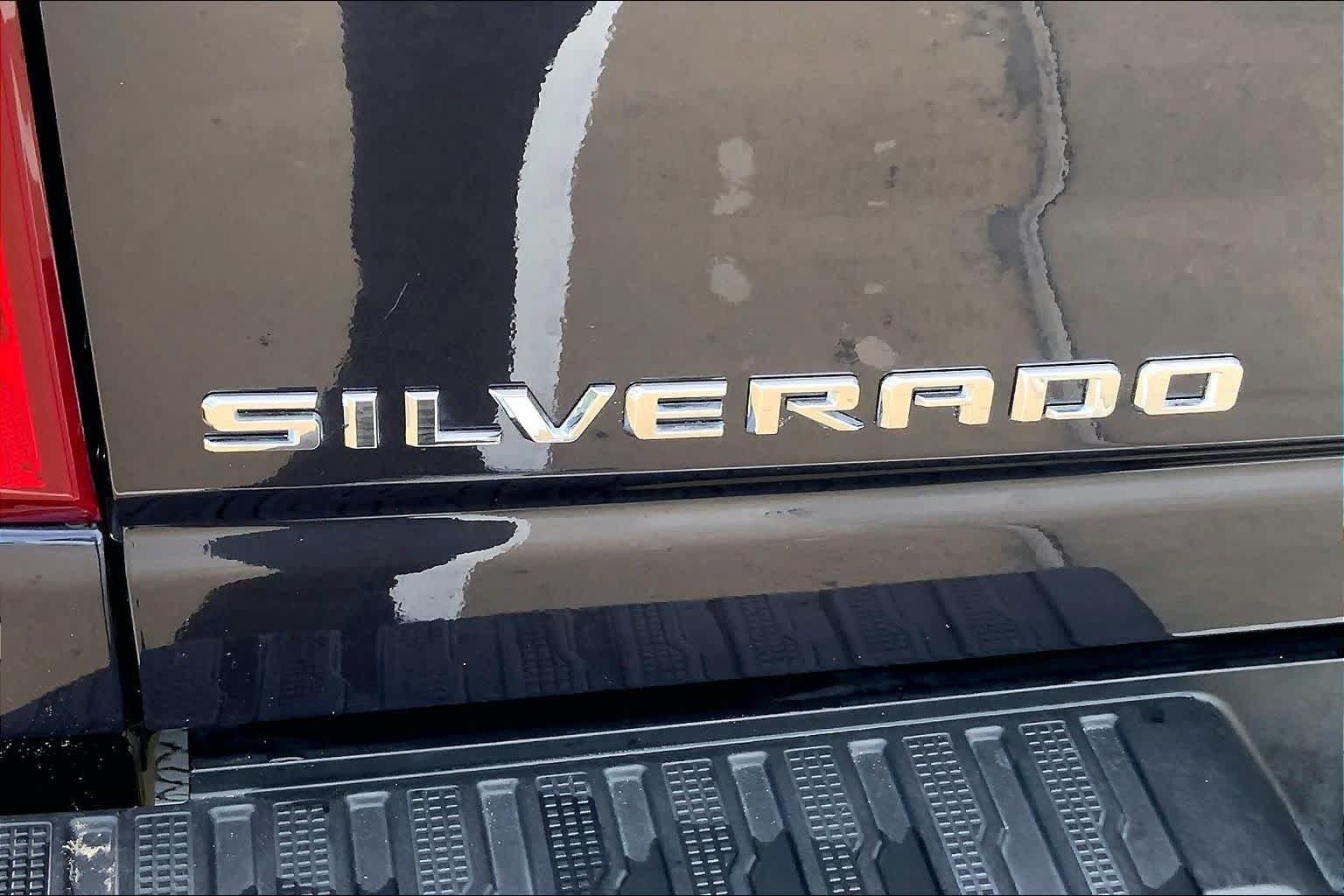 Used 2024 Chevrolet Silverado 2500 Custom w/ Custom Convenience Package AWD/4WD image 30