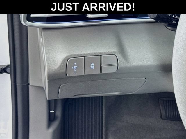 Certified 2024 Hyundai Elantra SEL FWD image 14
