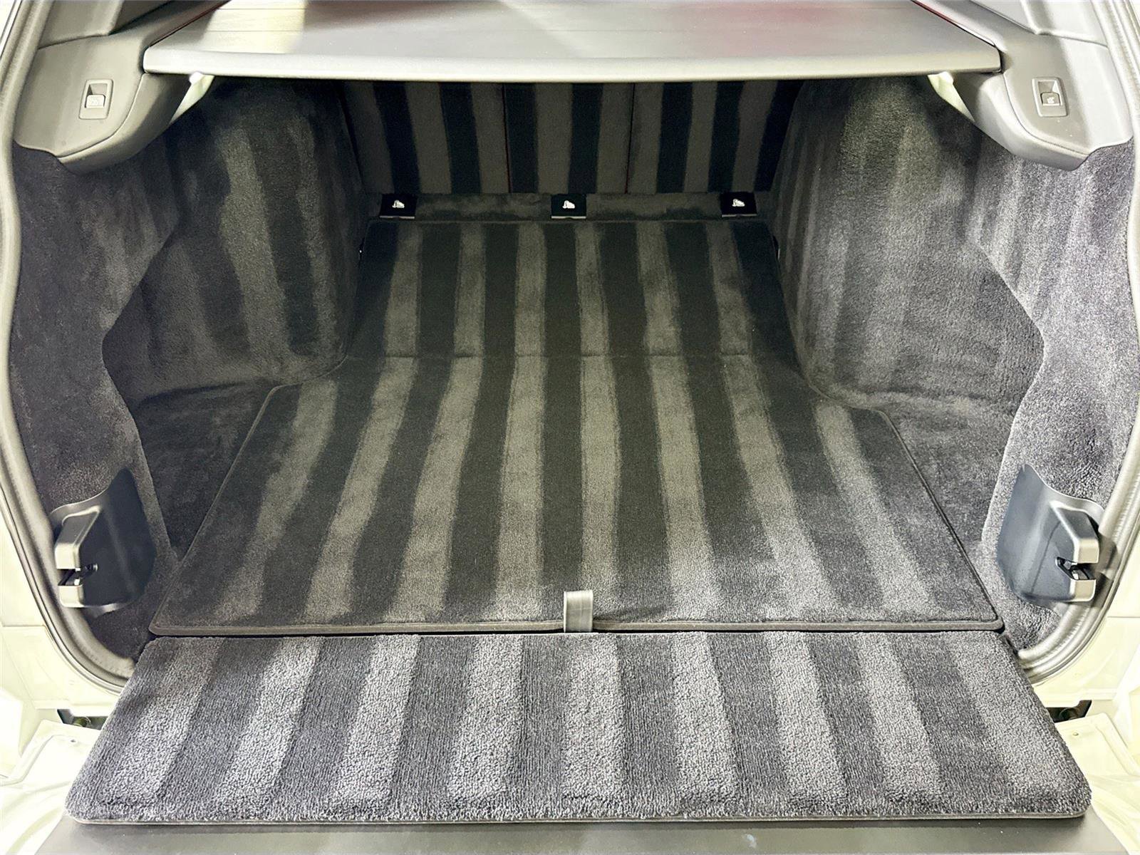 Used 2024 Rolls-Royce Cullinan image 30