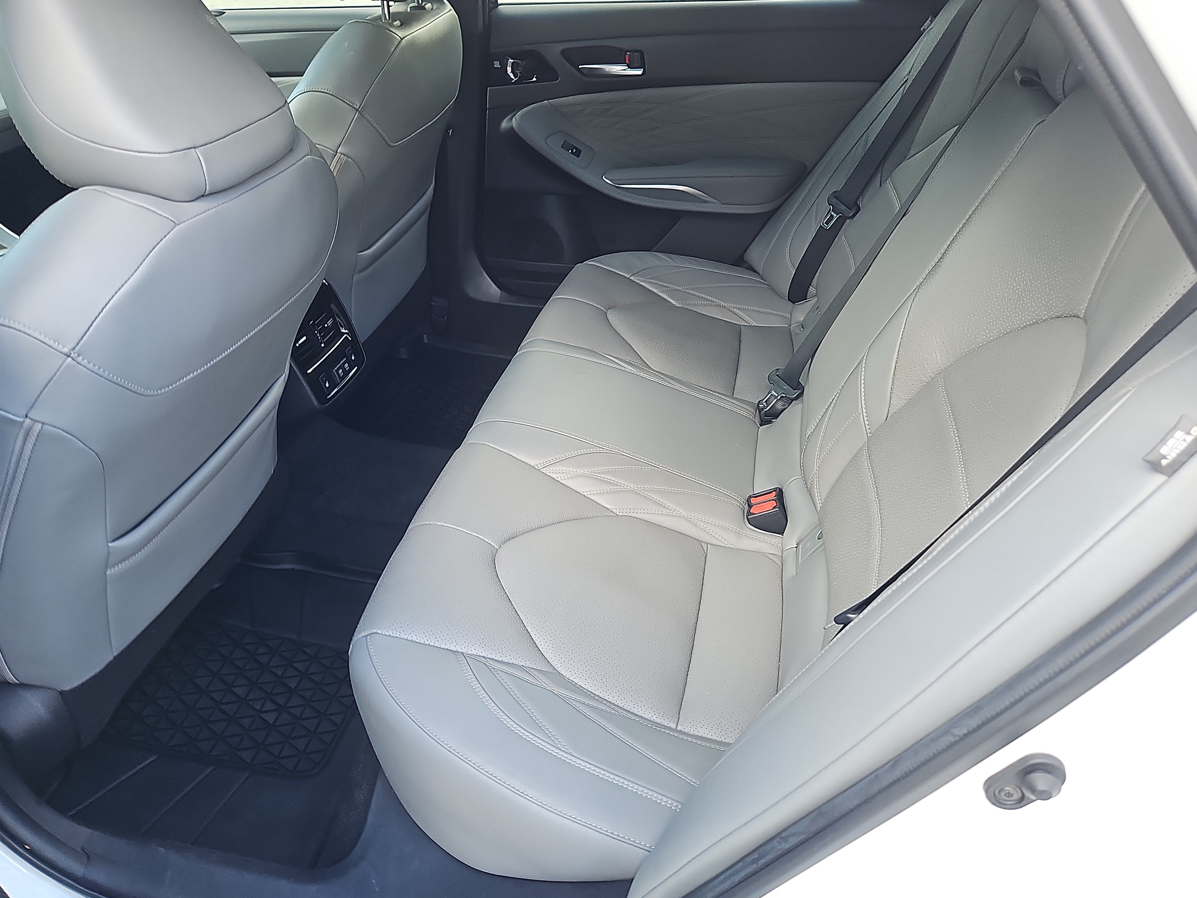 Used 2020 Toyota Avalon Limited w/ Advanced Safety Package FWD image 35