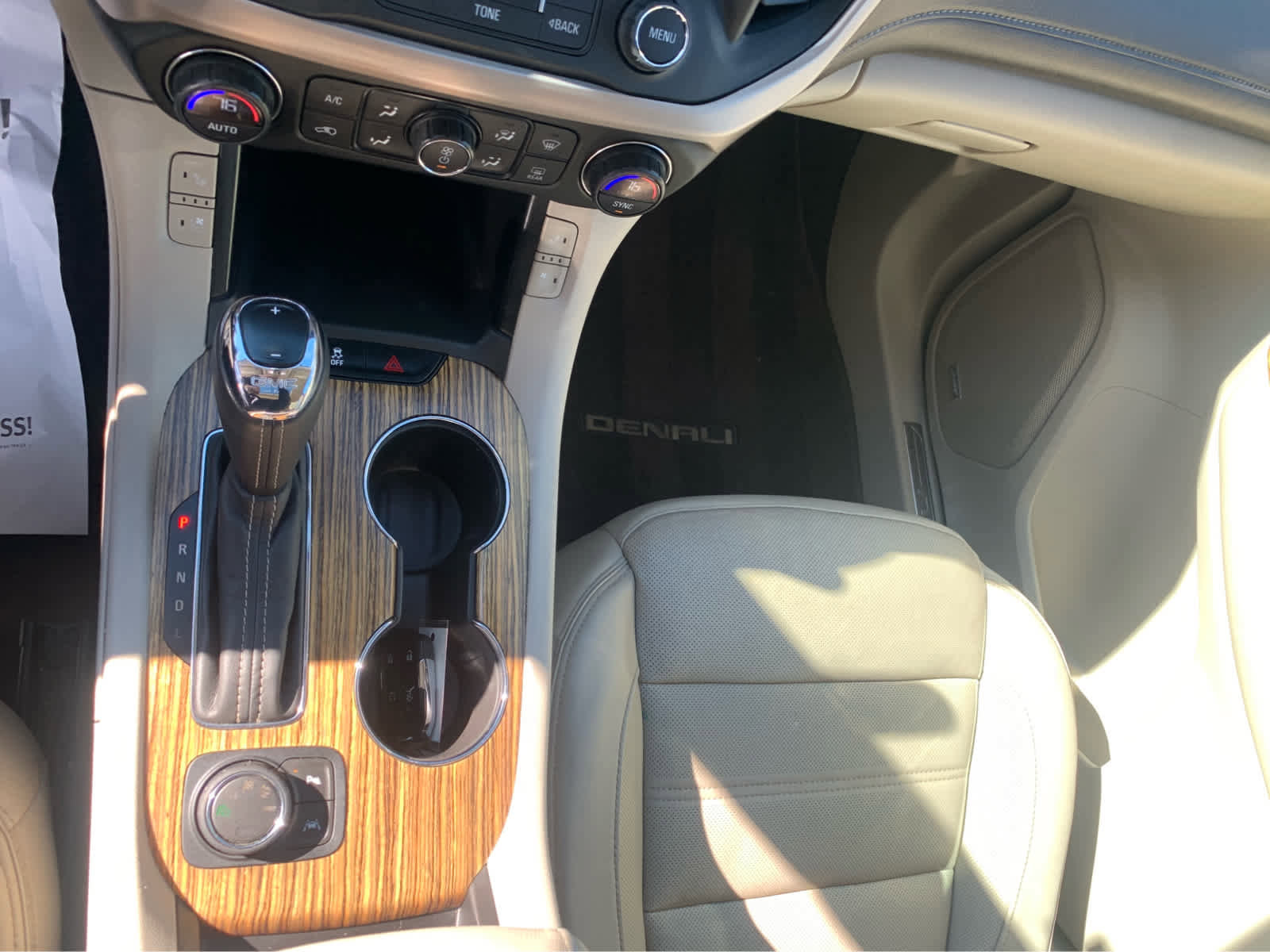 Used 2017 GMC Acadia Denali image 20