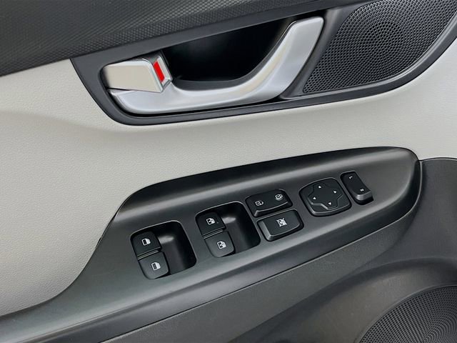 Used 2023 Hyundai Kona SEL w/ Convenience Package image 9