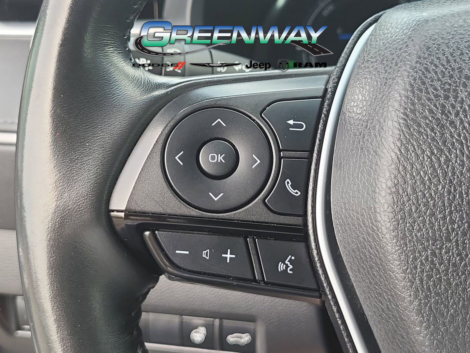 Used 2024 Toyota Venza Limited image 25