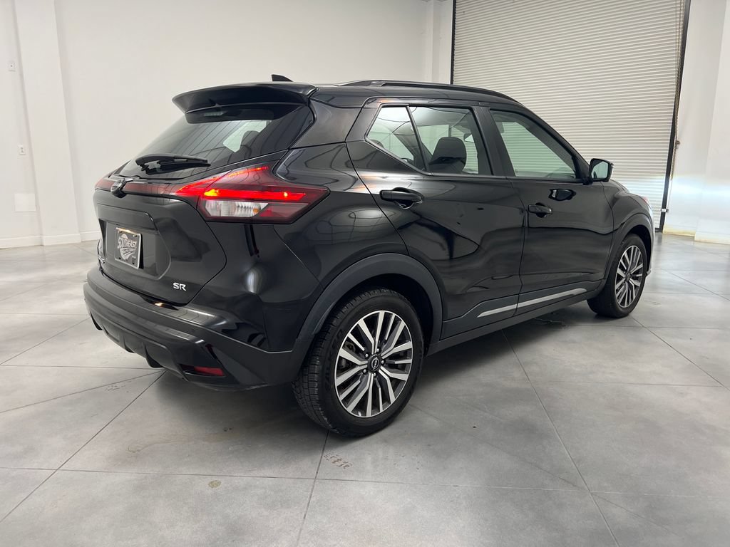 Used 2024 Nissan Kicks SR FWD image 7