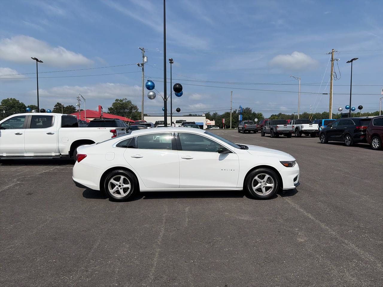 Used 2018 Chevrolet Malibu LS FWD image 2