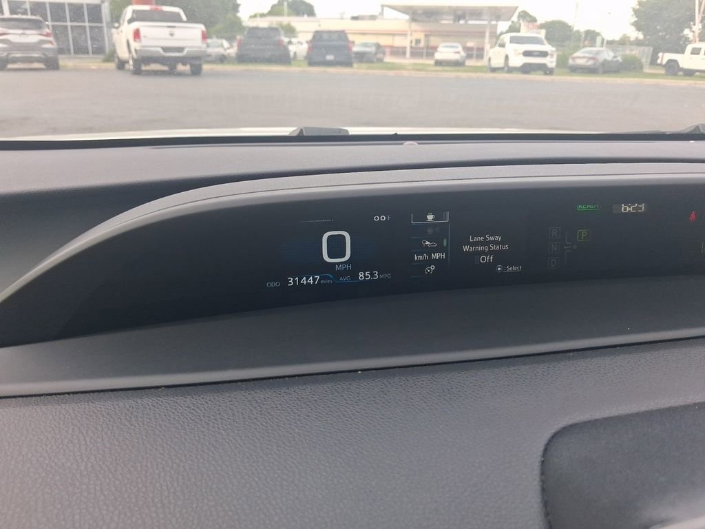 Used 2021 Toyota Prius Prime LE FWD image 16