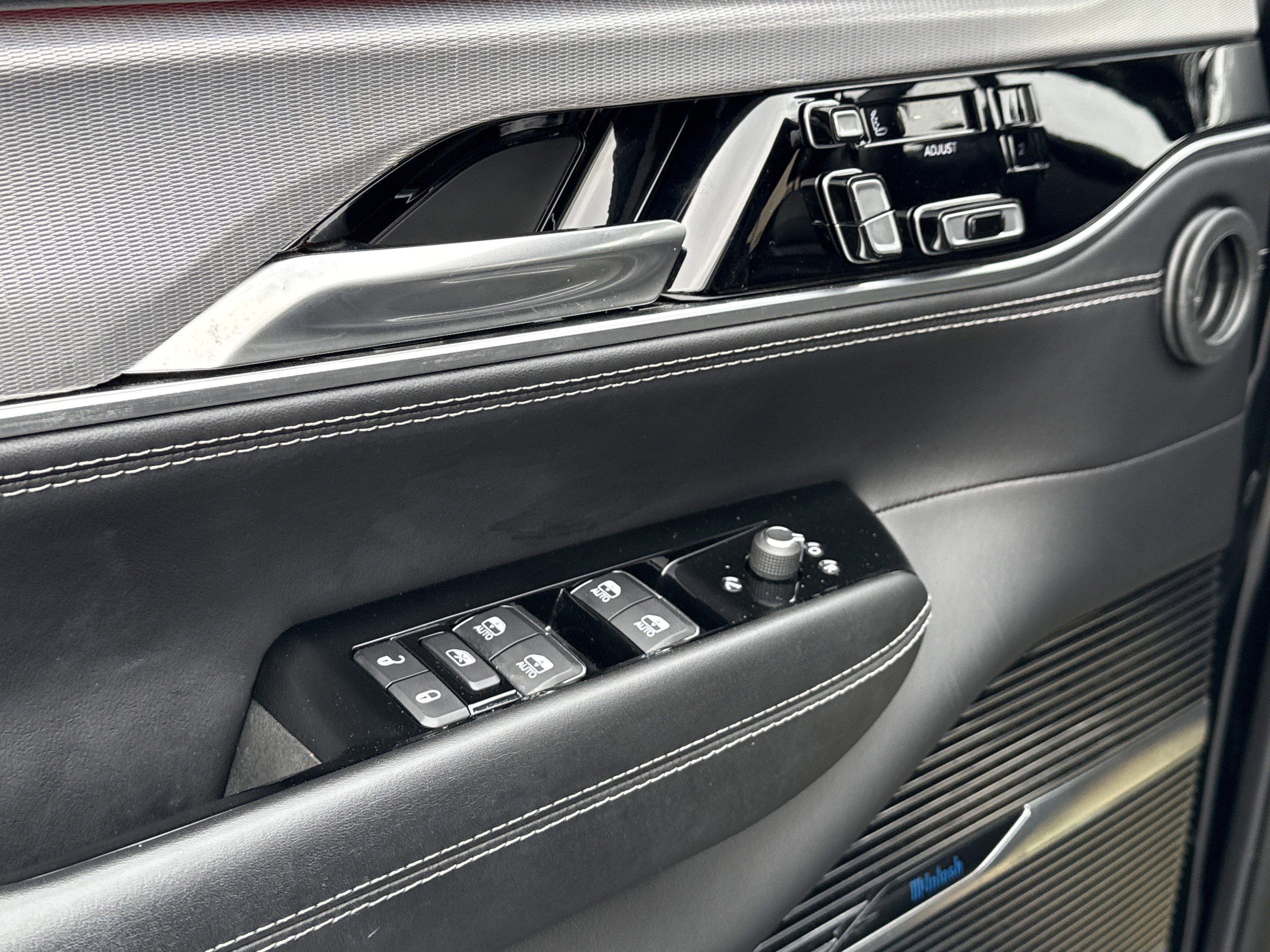 Used 2022 Jeep Grand Wagoneer Series II w/ Premium Group II image 15