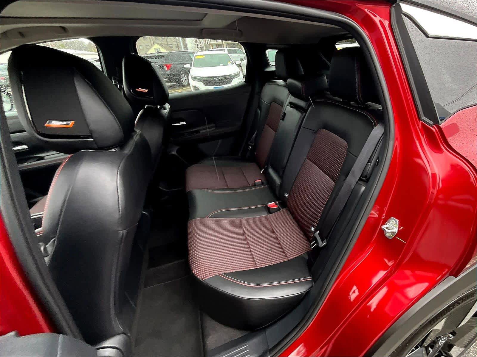 Used 2025 Nissan Kicks SR w/ SR Premium Package AWD/4WD image 15