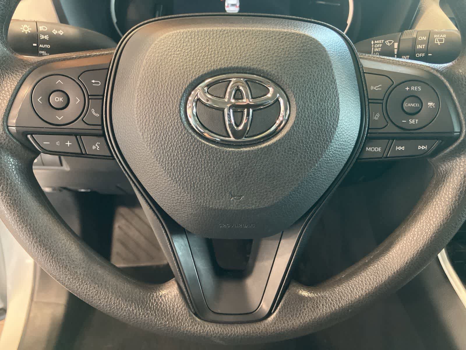 Used 2023 Toyota RAV4 XLE FWD image 14