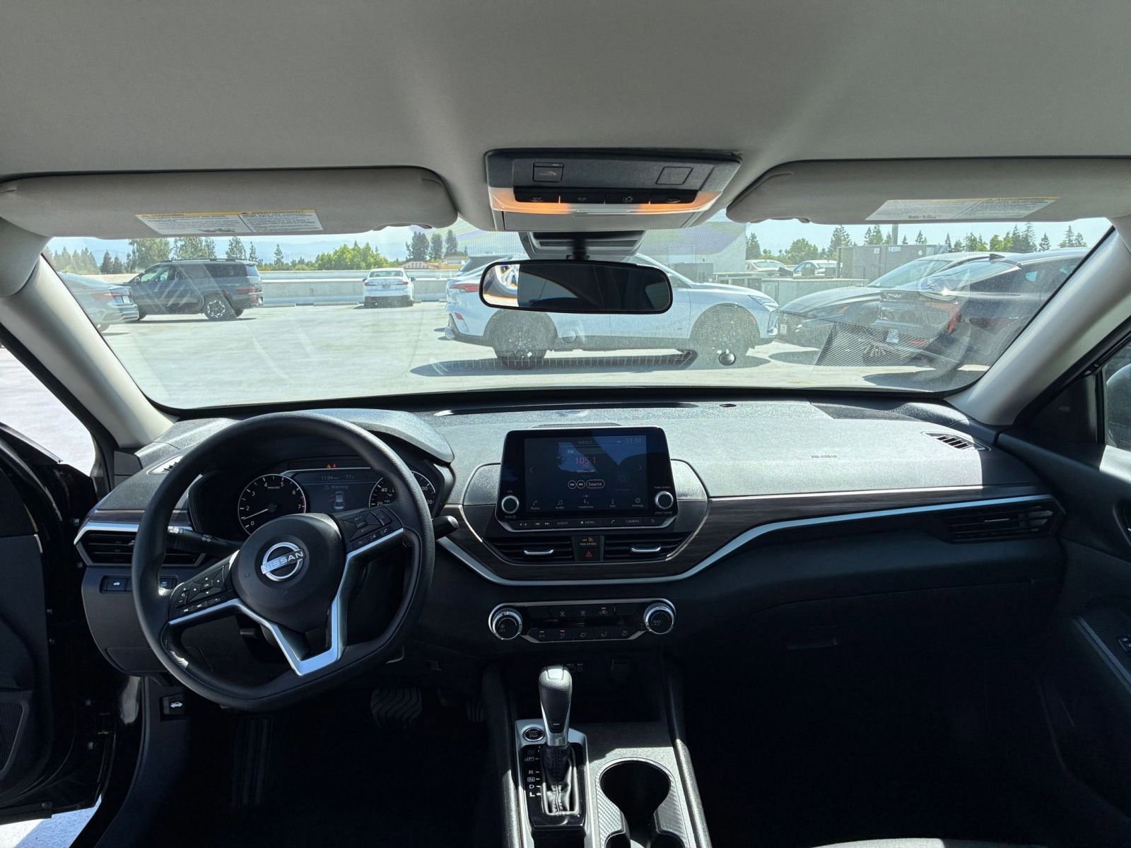 Used 2025 Nissan Altima 2.5 SV image 33