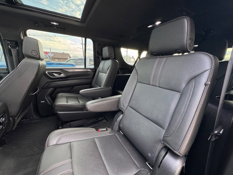 Used 2021 Chevrolet Suburban RST w/ Luxury Package image 25