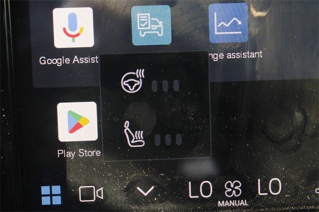 Used 2021 Volvo XC40 P8 Recharge w/ Advanced Package image 43