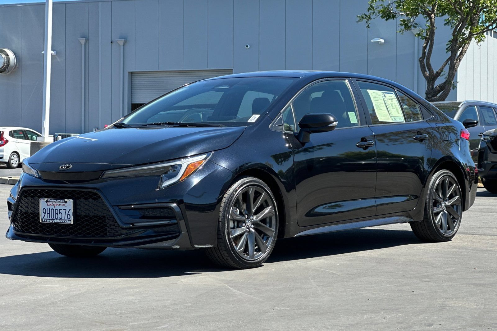 Used 2023 Toyota Corolla SE w/ SE Premium Package FWD image 8