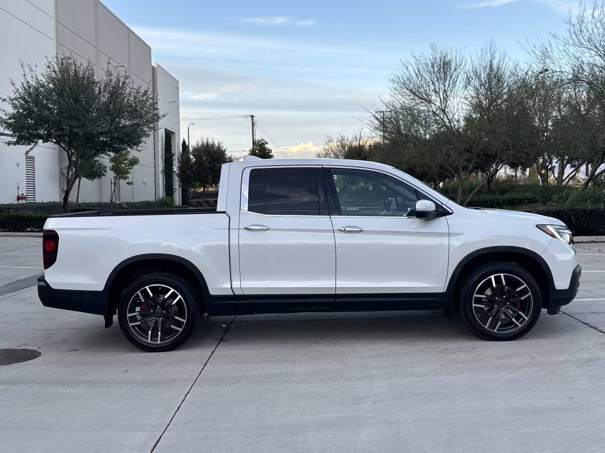 Used 2020 Honda Ridgeline RTL-E image 2