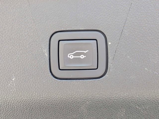 Used 2025 GMC Yukon Denali image 14