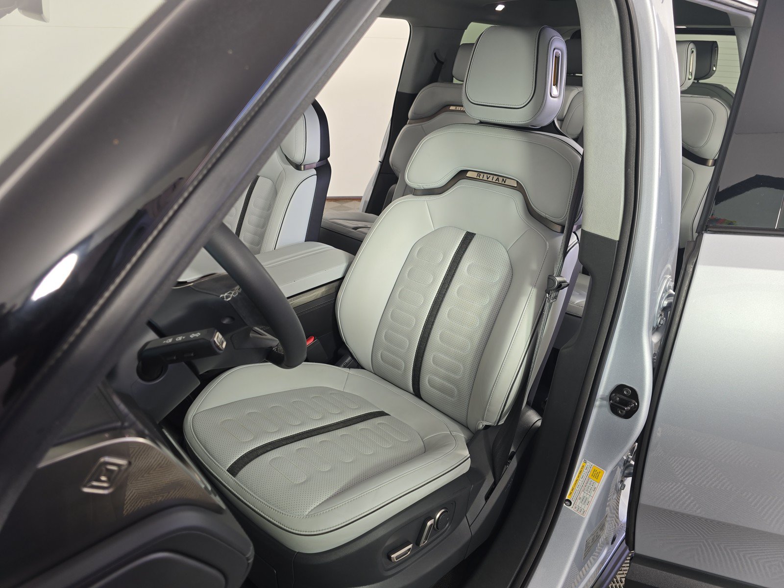 Used 2023 Rivian R1S Launch Edition AWD/4WD image 20