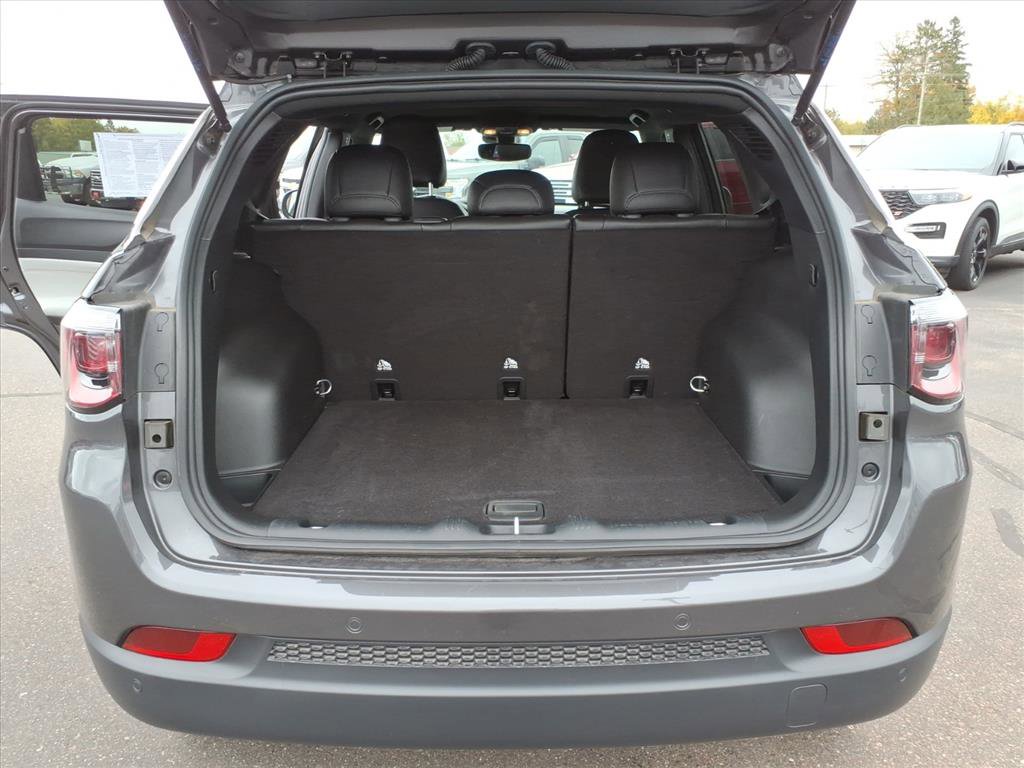 Used 2024 Jeep Compass Limited image 15