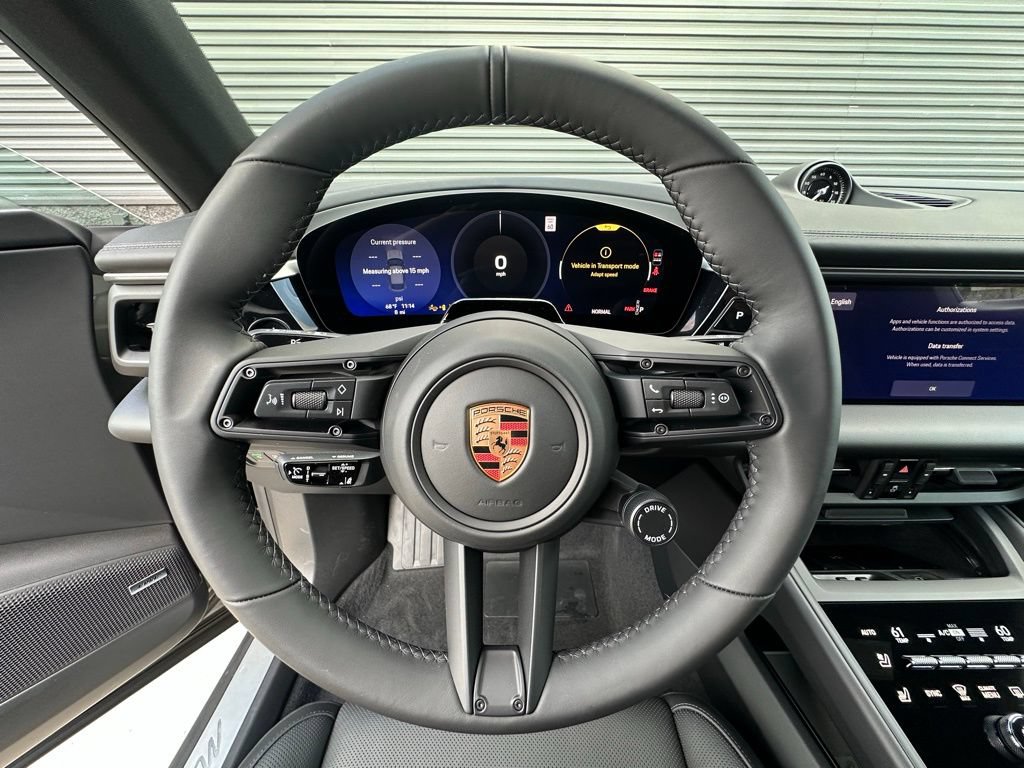Used 2026 Porsche Macan Electric RWD image 16