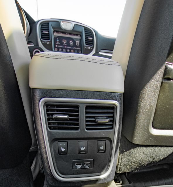 Used 2017 Chrysler 300 C w/ Light Group AWD/4WD image 40