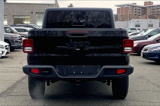 Used 2022 Jeep Gladiator Sport image 3