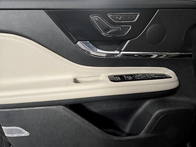 New 2026 Lincoln Corsair Premiere FWD image 11