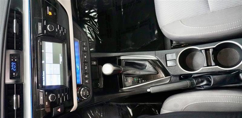 Used 2016 Toyota Corolla LE FWD image 18
