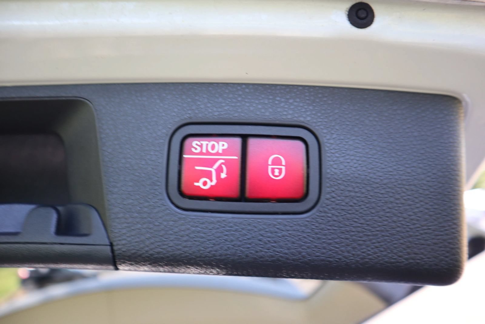 Used 2013 Mercedes-Benz GLK 350 2WD image 15