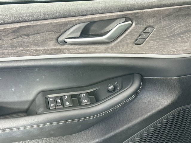 Used 2023 Jeep Grand Cherokee Limited w/ Black Appearance Package AWD/4WD image 26