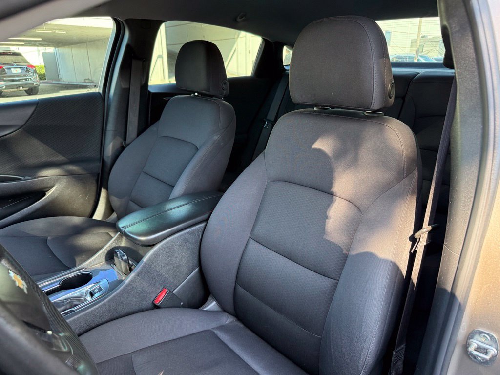 Used 2022 Chevrolet Malibu LT FWD image 11
