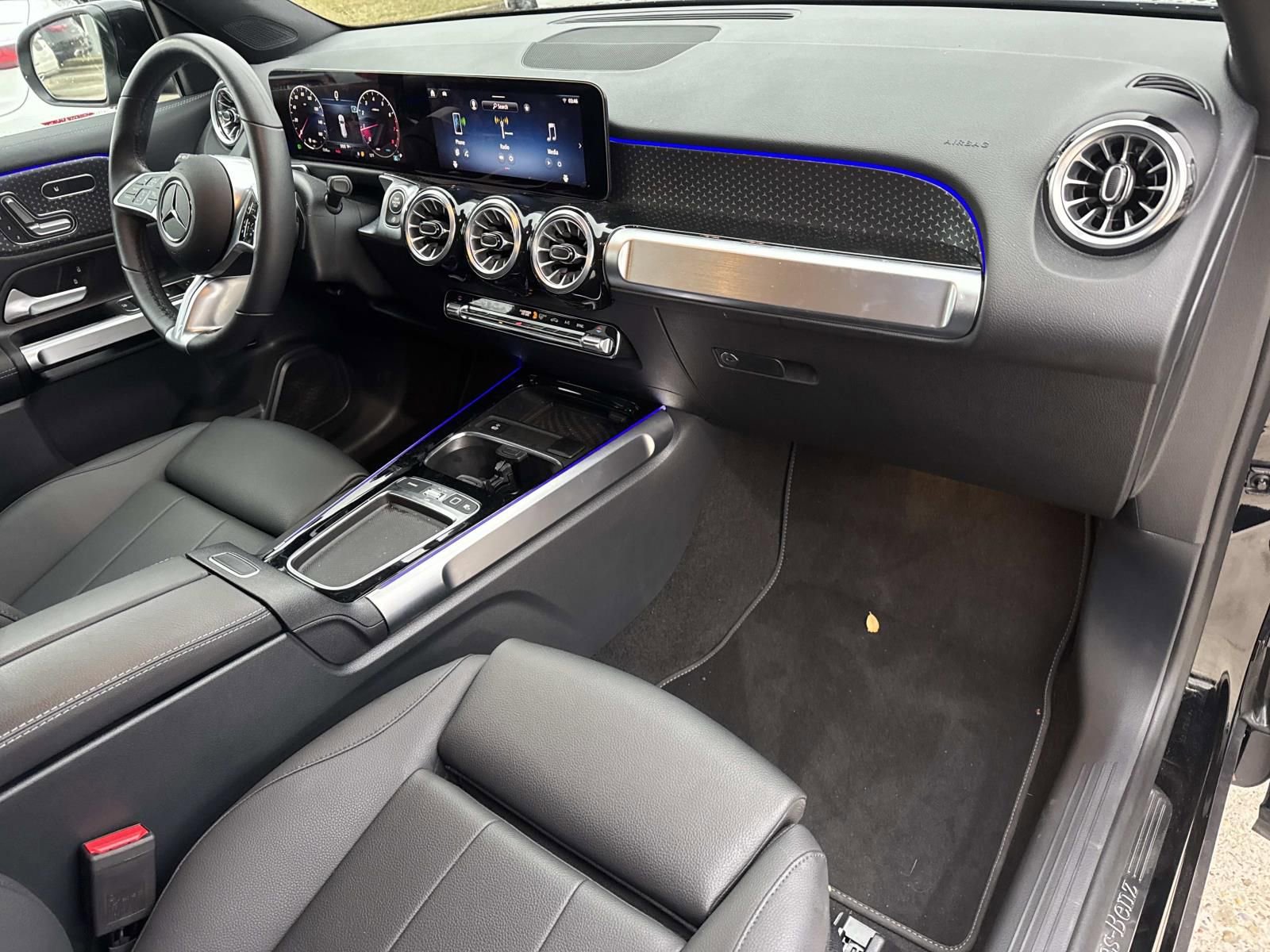 Used 2025 Mercedes-Benz GLB 250 4MATIC image 10