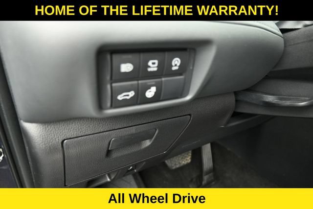 Used 2025 Toyota Highlander Platinum AWD/4WD image 16