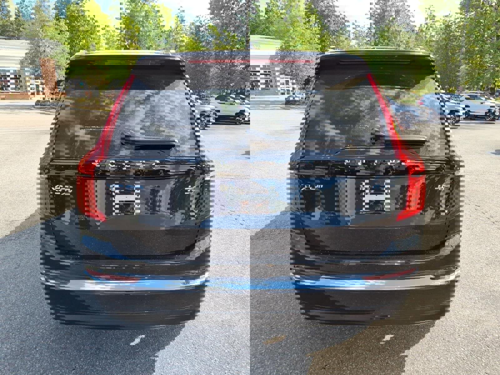 Certified 2023 Volvo XC90 B6 Ultimate w/ Lounge Package AWD/4WD image 4