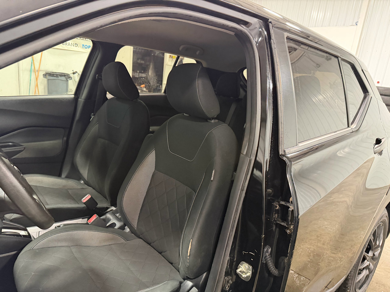 Used 2020 Nissan Kicks S image 8