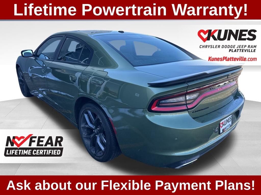 Used 2022 Dodge Charger SXT w/ Blacktop Package RWD image 12