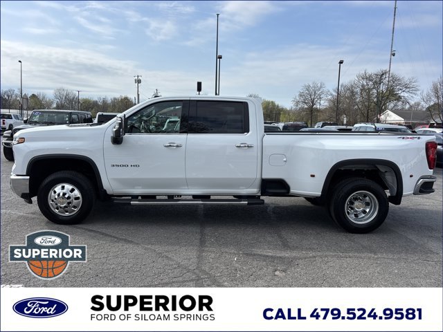 Used 2025 Chevrolet Silverado 3500 LTZ w/ LTZ Convenience Package image 9