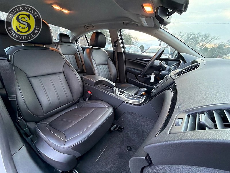 Used 2012 Buick Regal Leather image 16