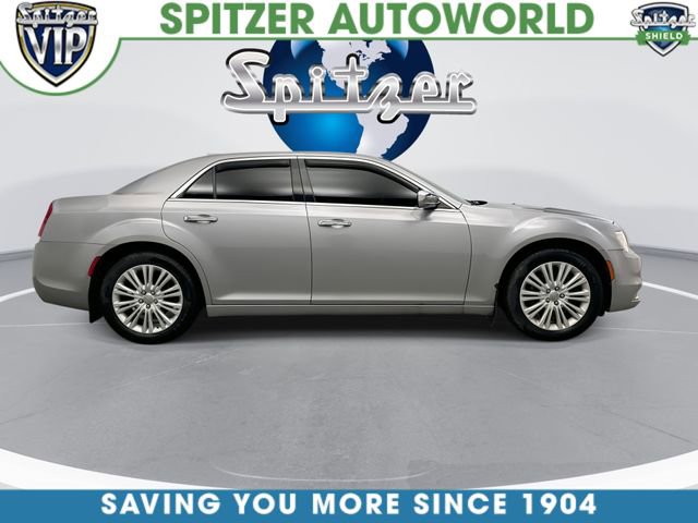 Used 2016 Chrysler 300 C image 10