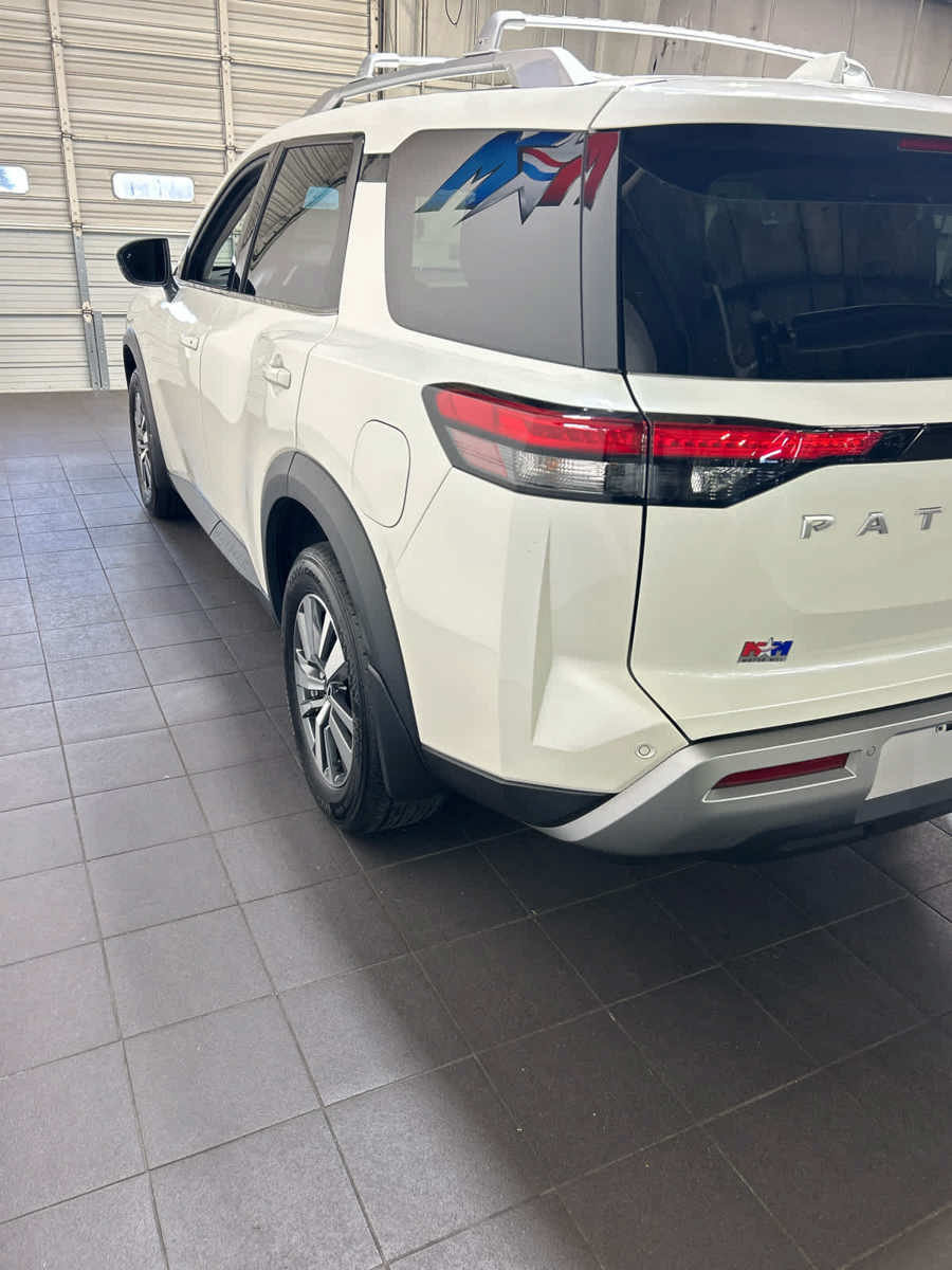 Used 2024 Nissan Pathfinder SL AWD/4WD image 8