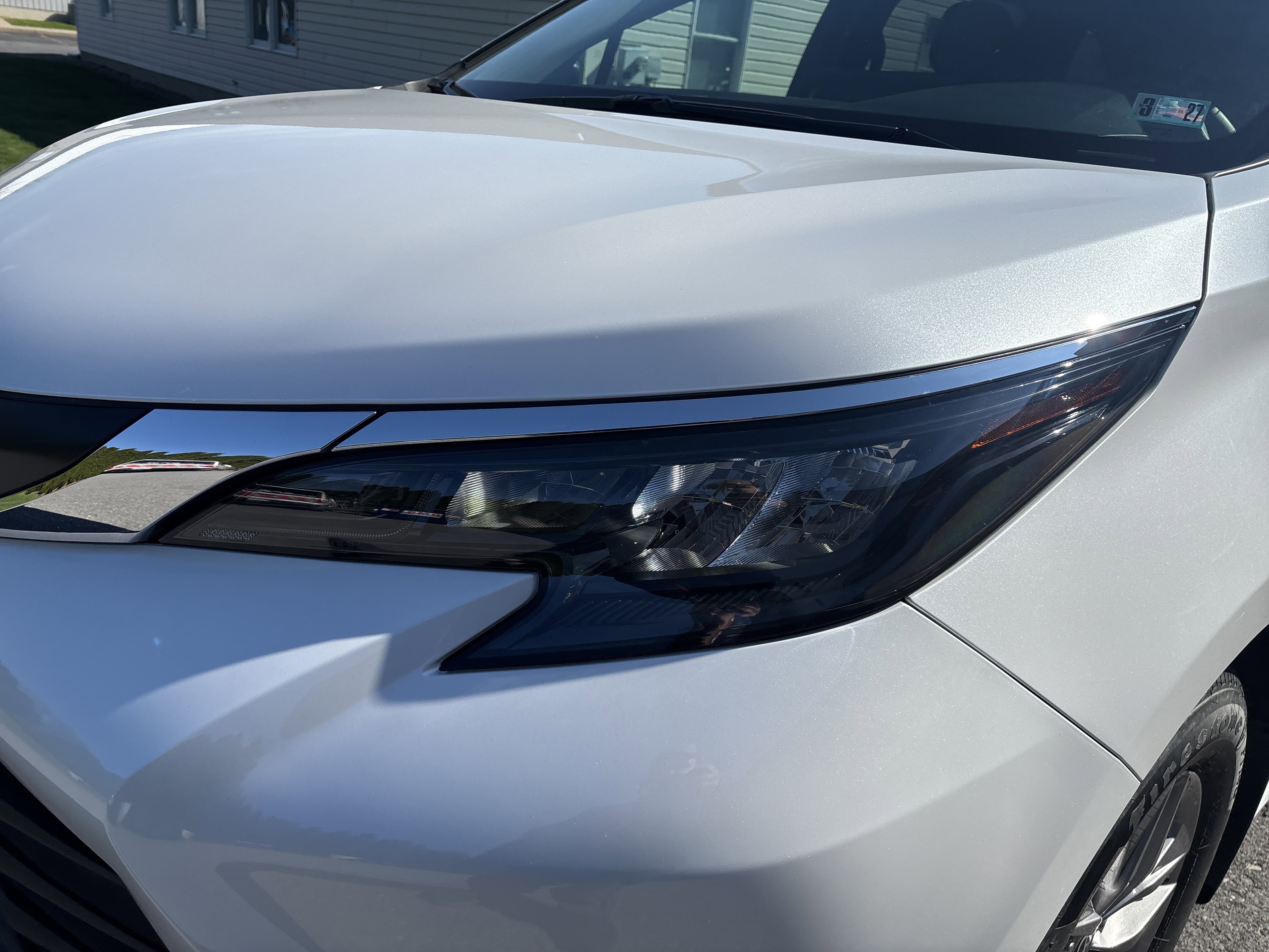 Used 2025 Toyota Sienna XLE image 10