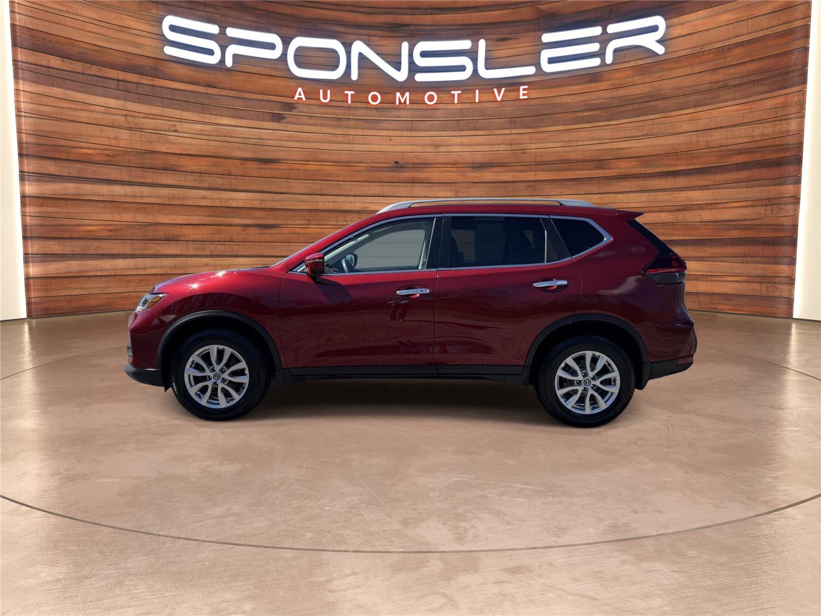 Used 2019 Nissan Rogue SV image 2
