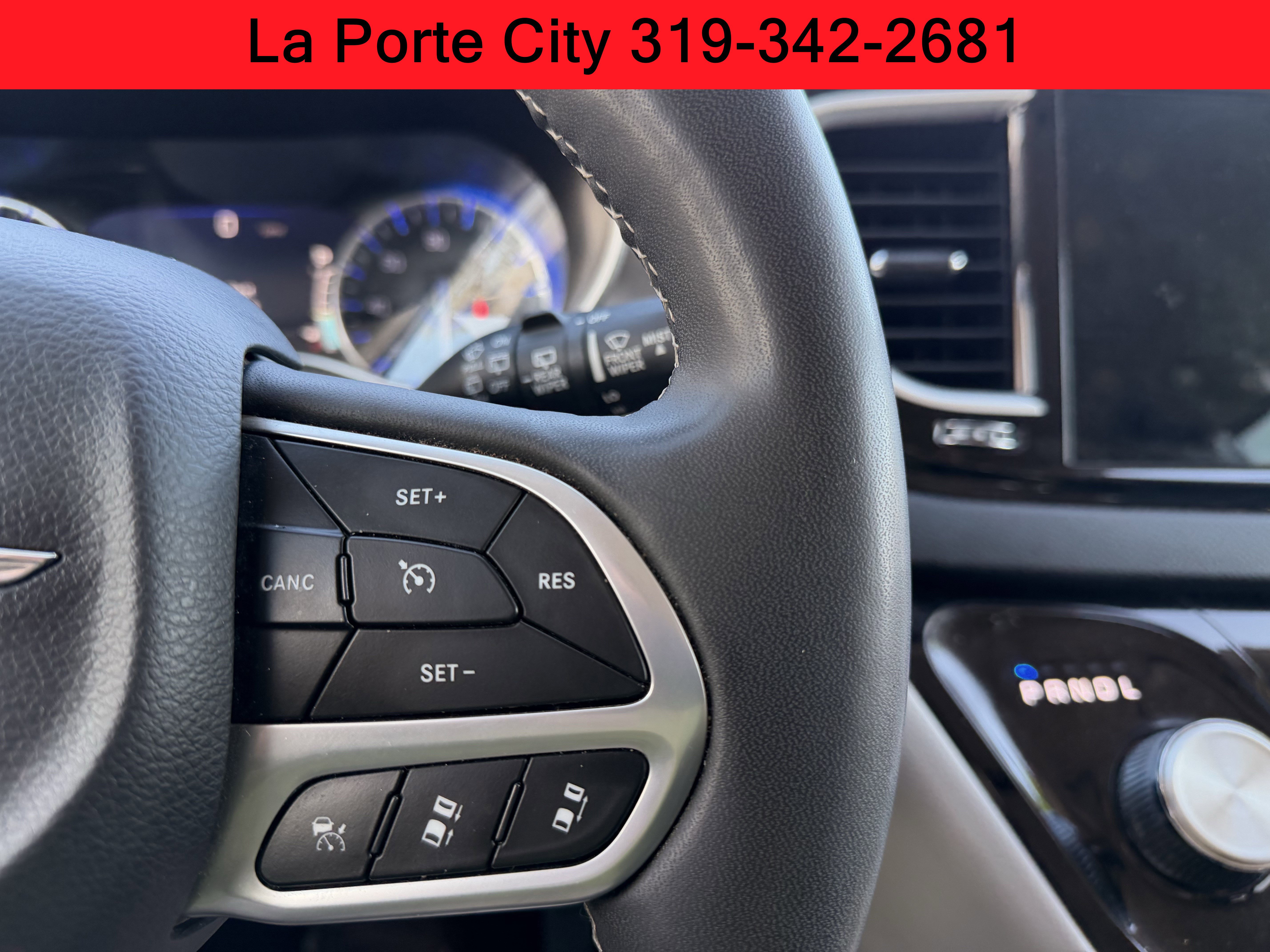 Used 2023 Chrysler Pacifica Touring-L FWD image 19