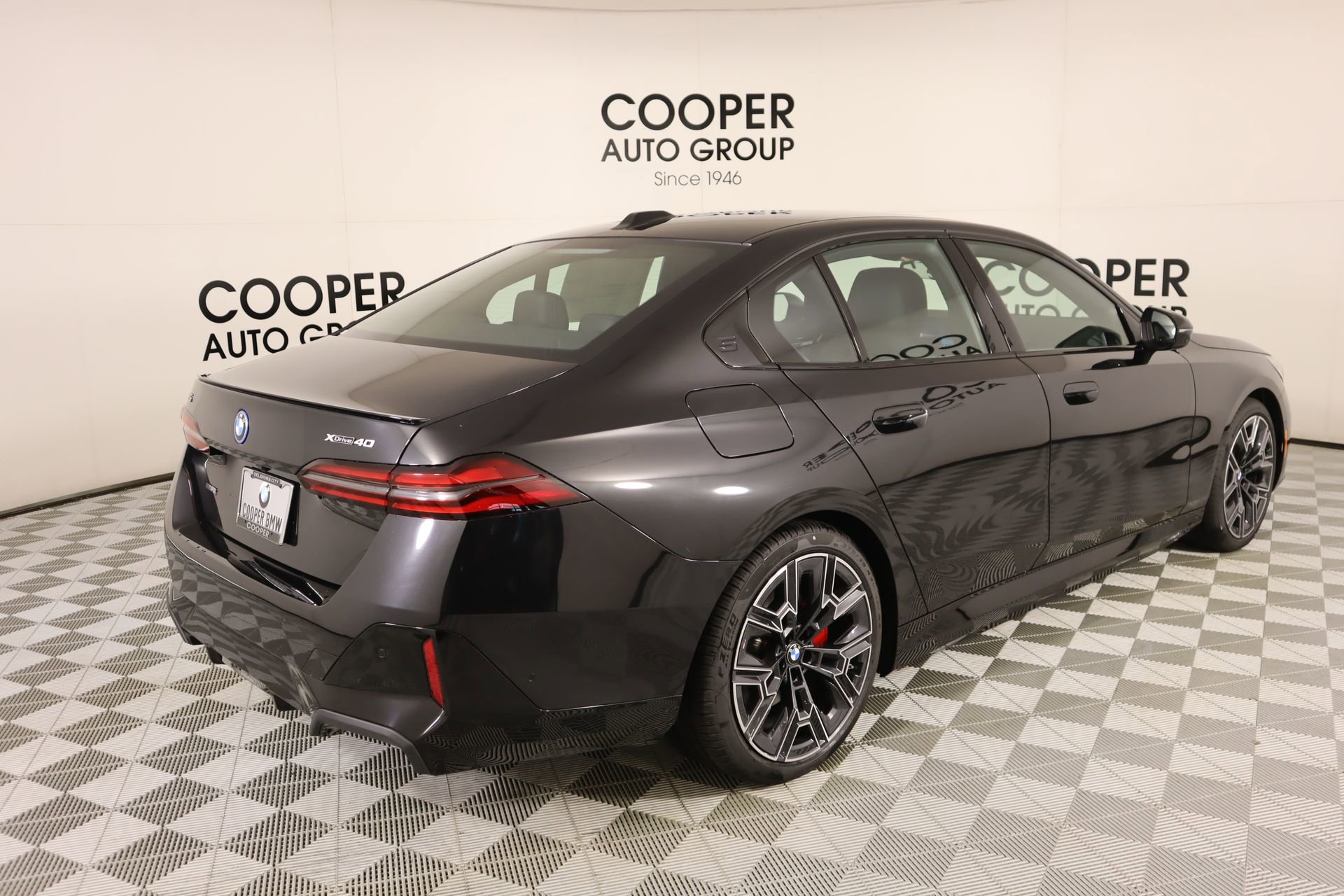 New 2026 BMW i5 eDrive40 w/ M Sport Package AWD/4WD image 22