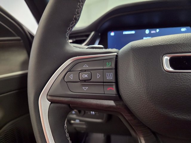 Used 2025 Jeep Grand Cherokee Limited RWD image 26
